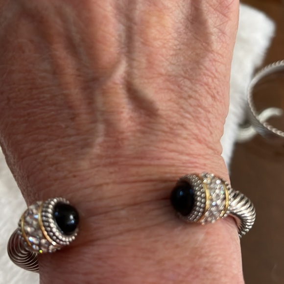 Cable bangle bracelet - Picture 3 of 4